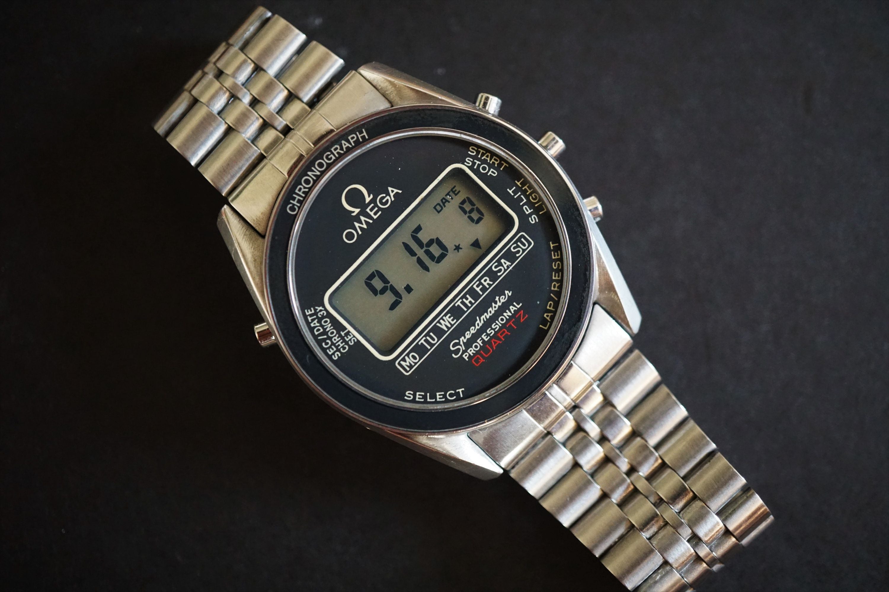 omega speedmaster quartz lcd