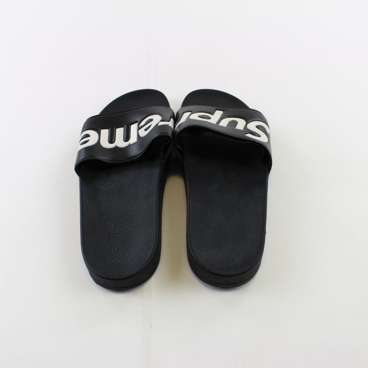 supreme slides black