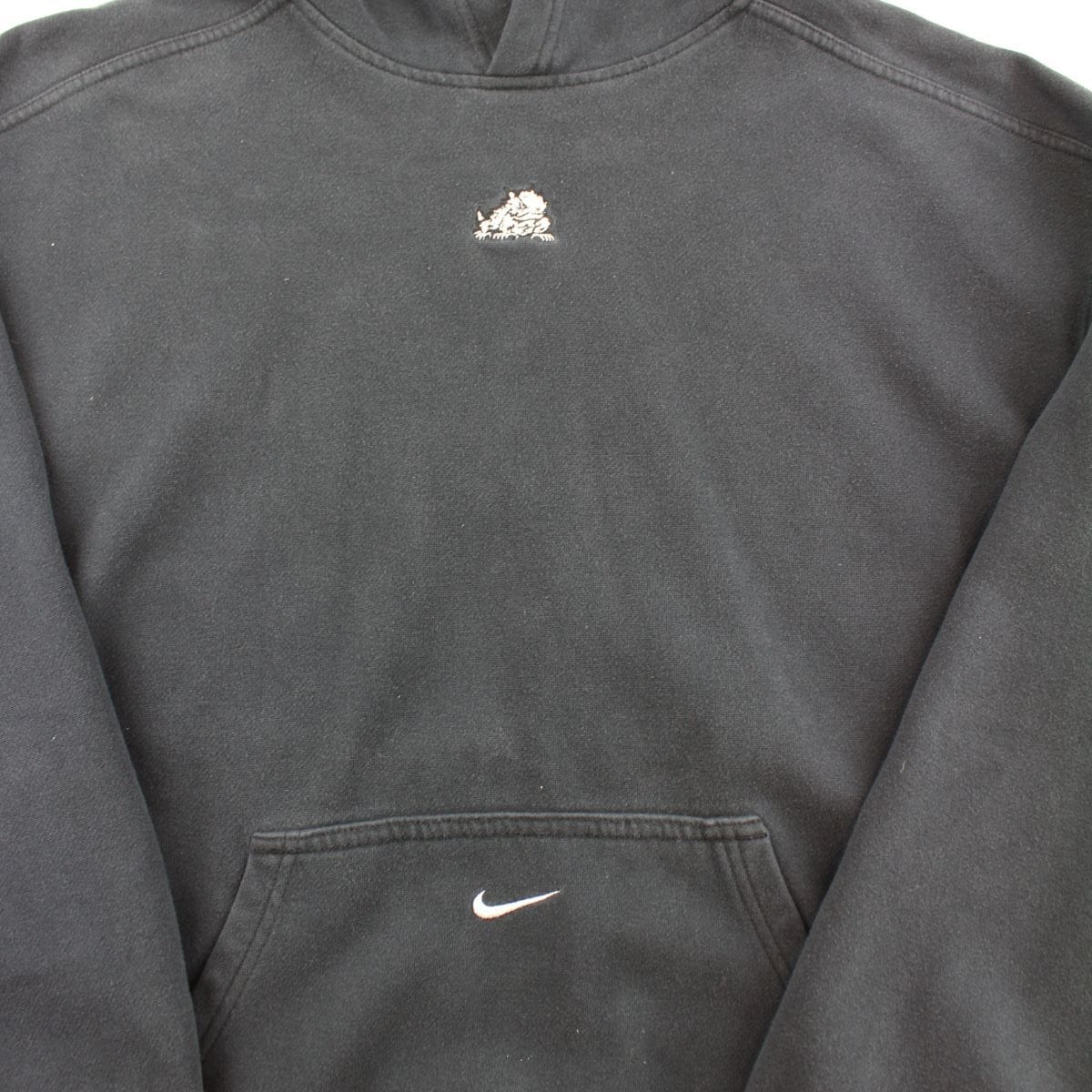 black nike hoodie center logo