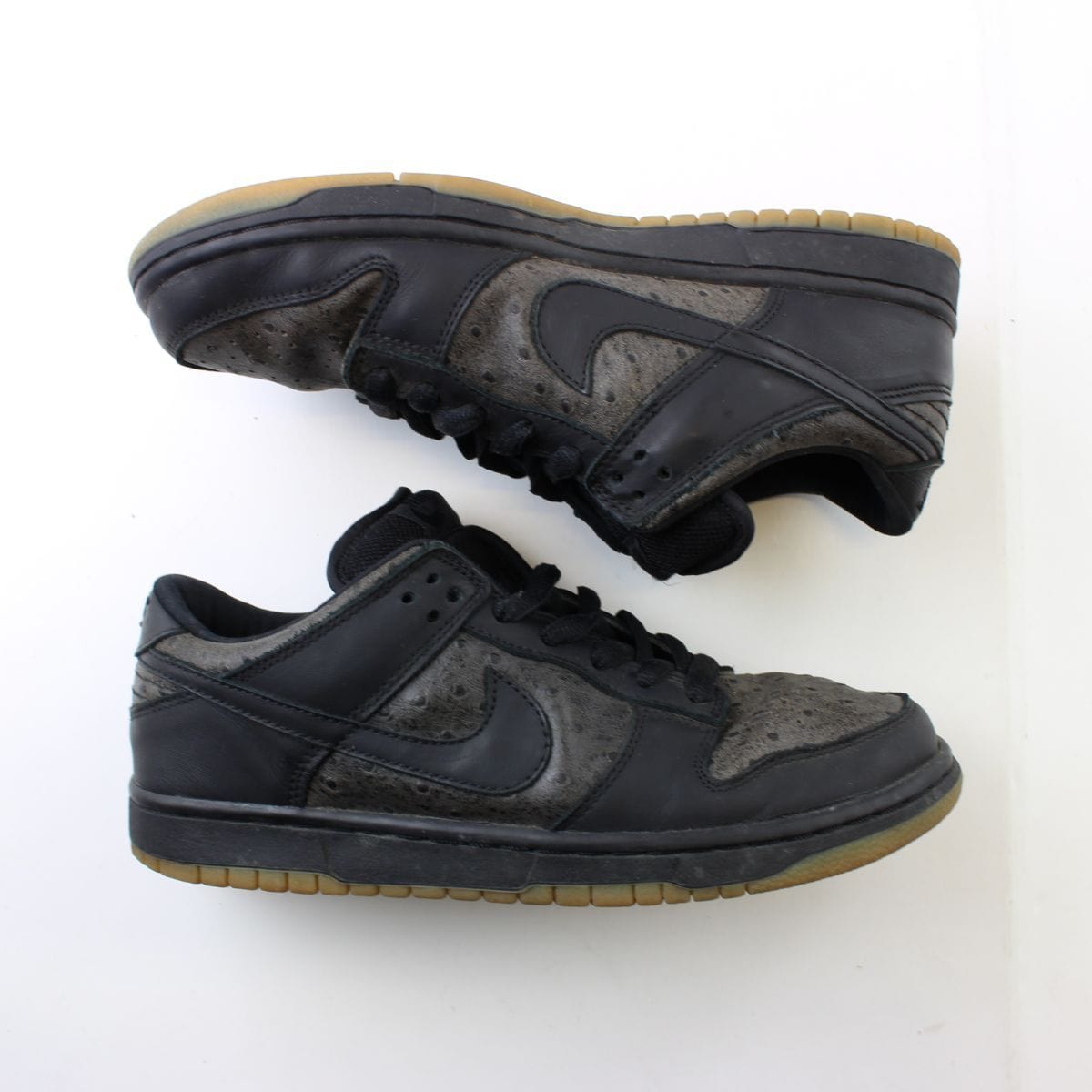 nike dunk low leather