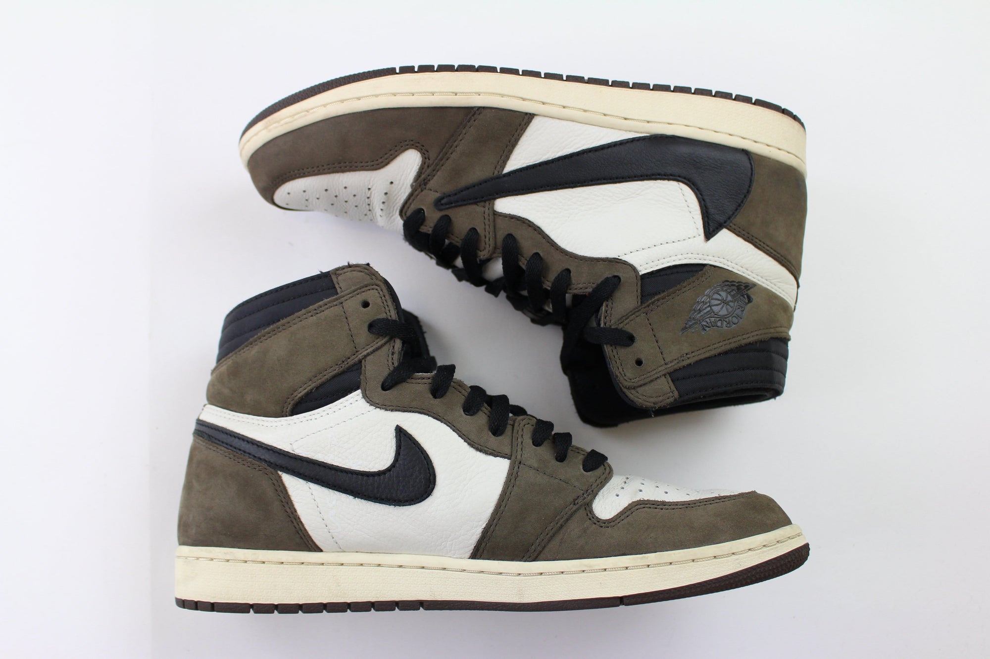 travis scott jordan 1 crease