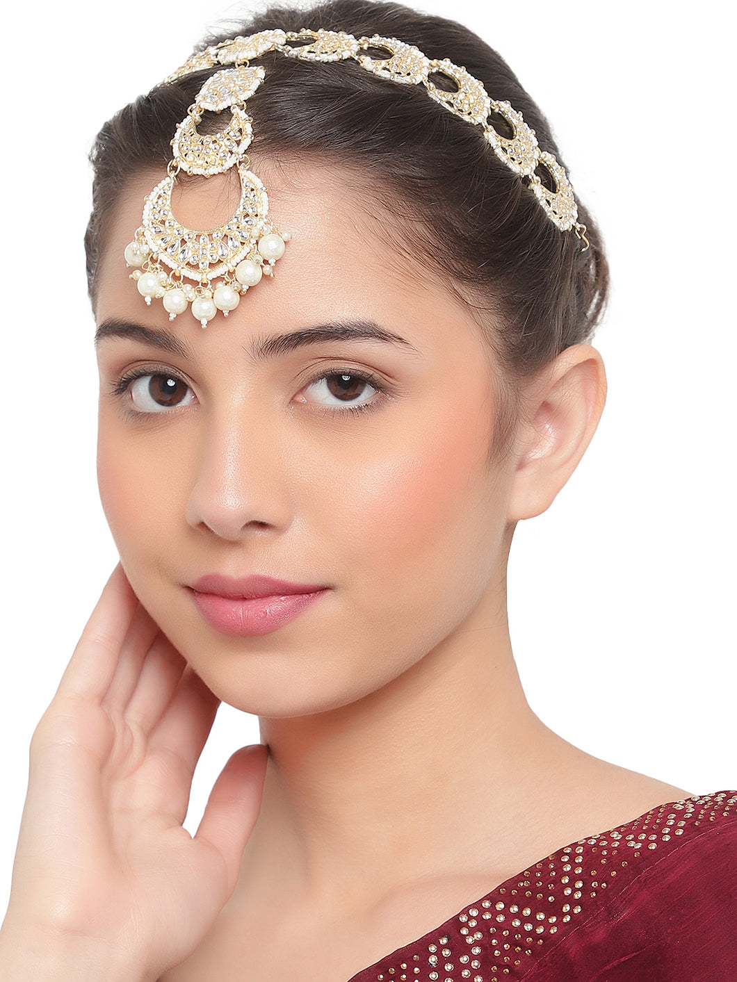 Beautiful Styles Of Maang Tikkas For The New Brides  GirlStyle India