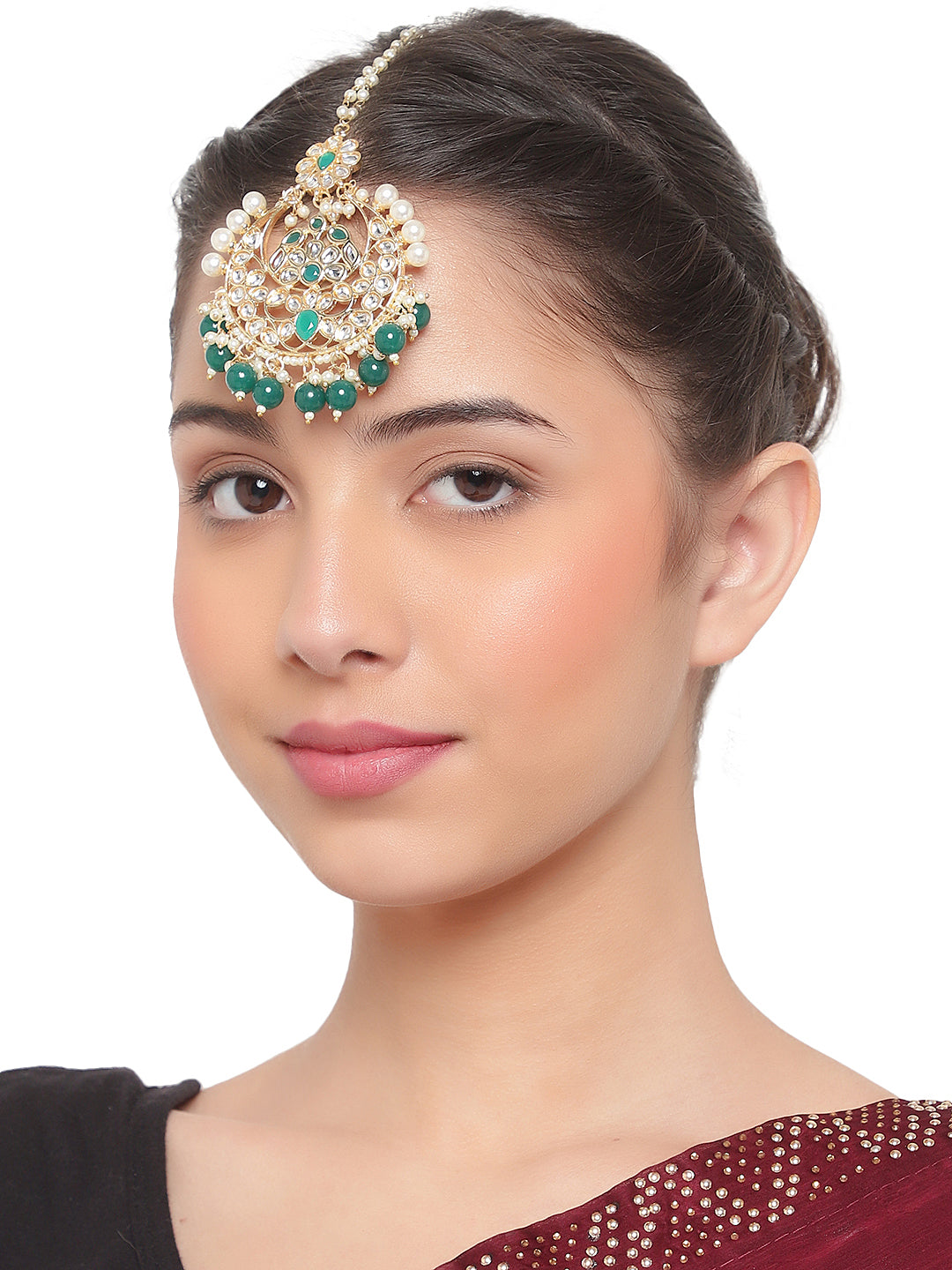 10 Maang Tikka Hairstyles For The Wedding Season  Be Beautiful India