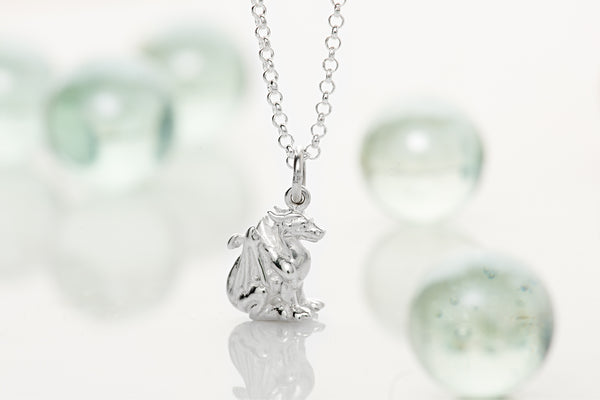 Collier Dragon en Argent par Lily Charmed