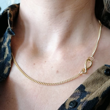 Golden Grahams Delicate Carabiner Necklace Gold