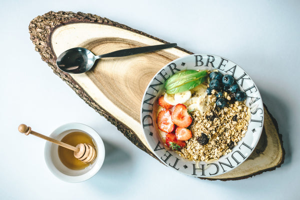 muesli di yogurt, cereali, frutta e frutta secca 