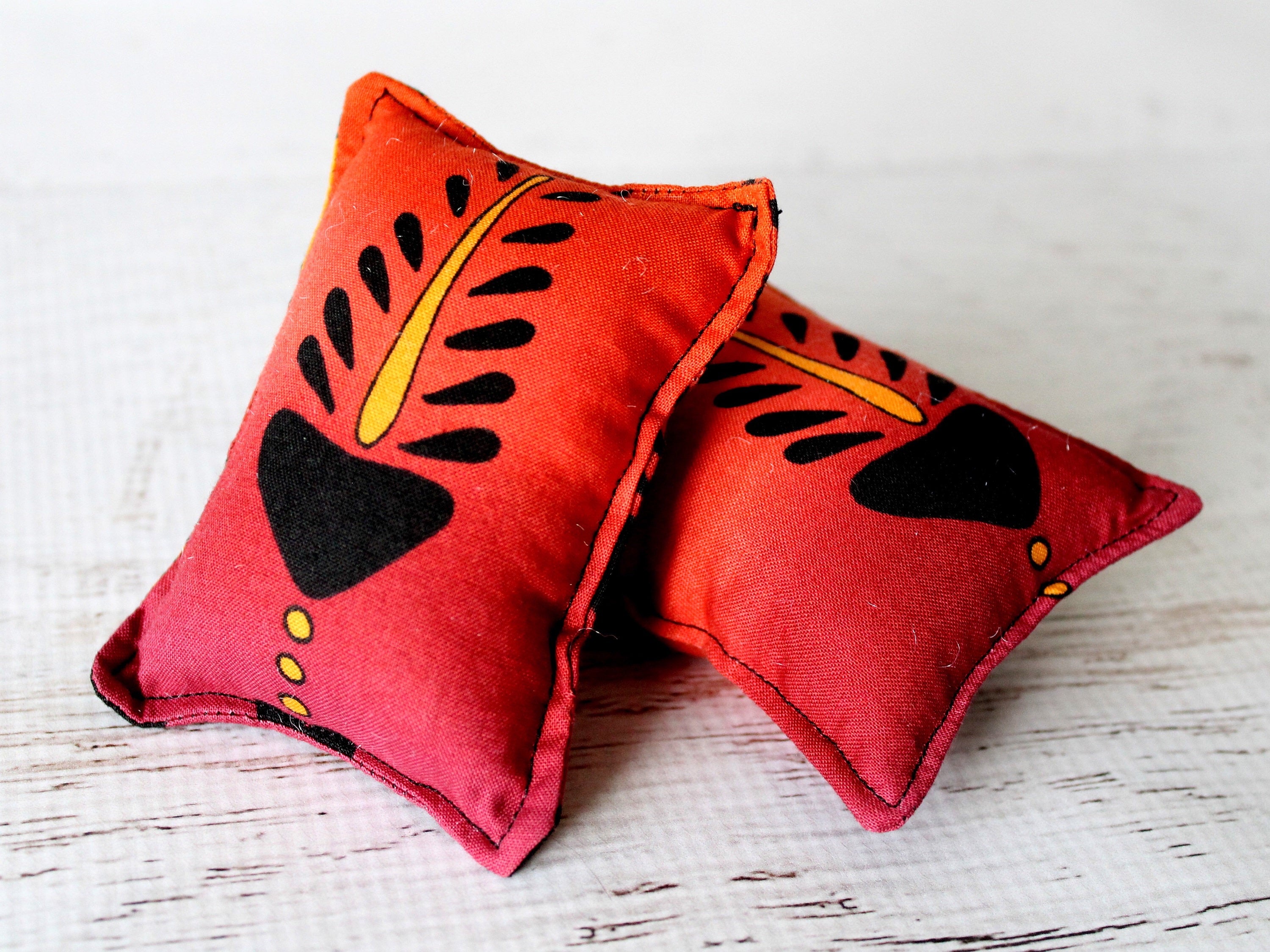 ombre cat toys