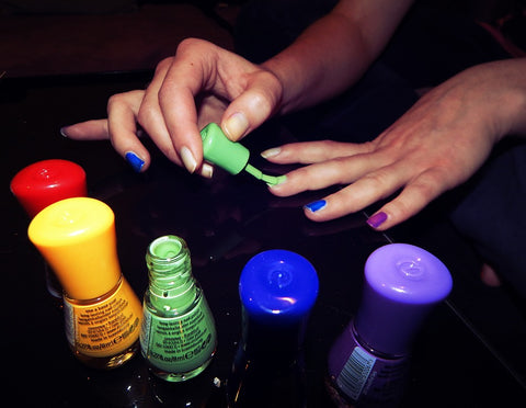 how to avoid bubbles in nail polish