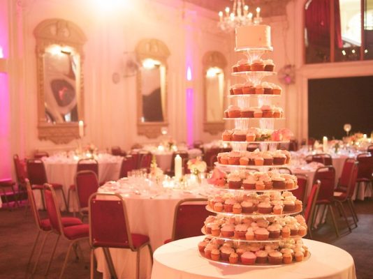 Vintage glam wedding cupcakes