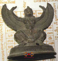 Statuette en bronze du garouda.