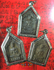 Amulettes phra khunpen de phra ajarn ying yong.