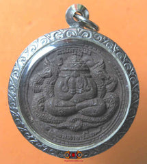 Amulette du bouddha protecteur phra pidta.