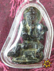 Ganesh phra pikanet statue.