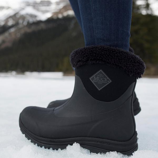 arctic muck boots womens