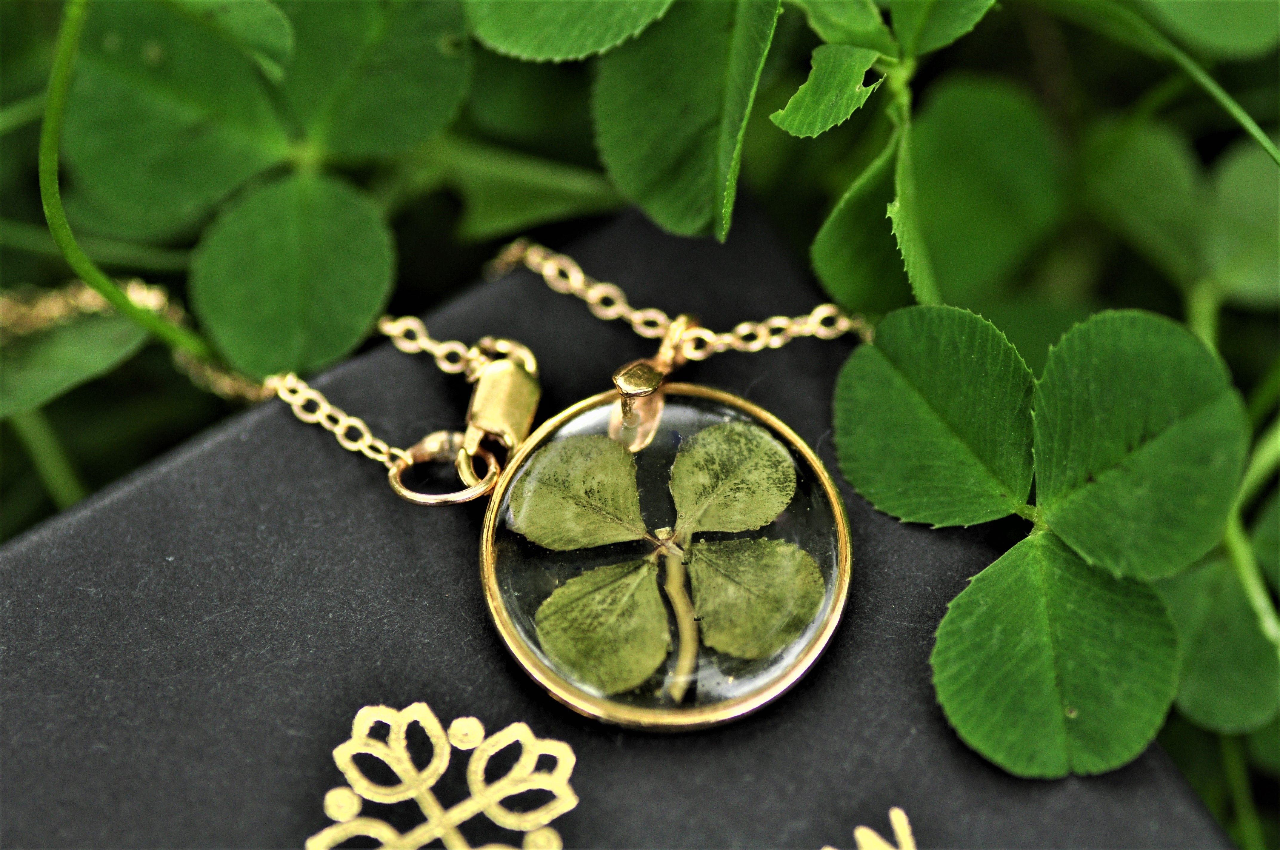 leaf clover necklace