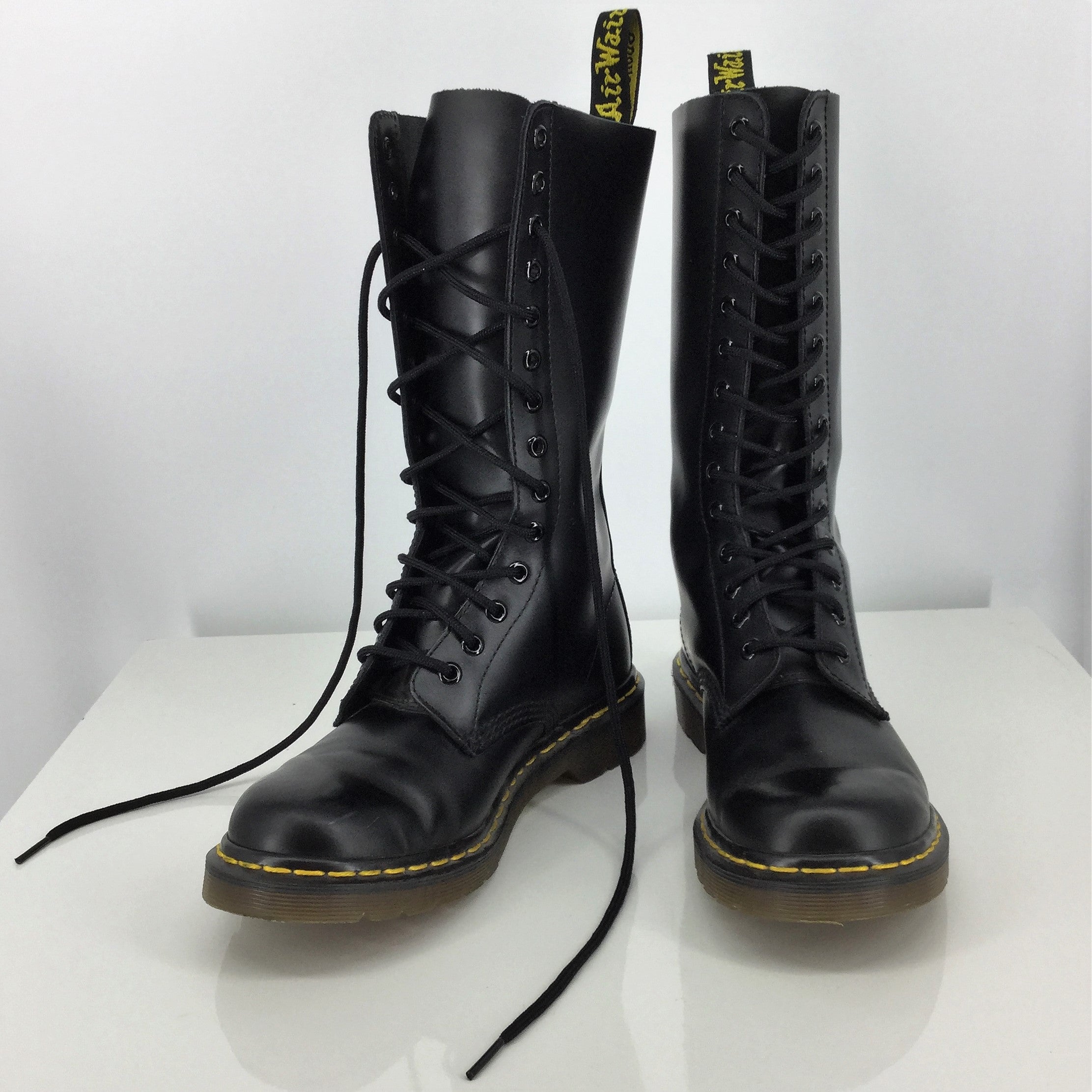 dr martens boots size 8