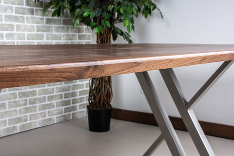 A dining table with a Nautley Edge.