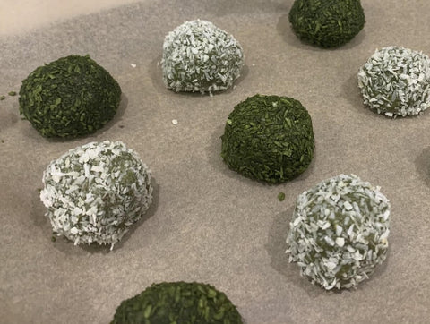 Matcha balls - no bake needed