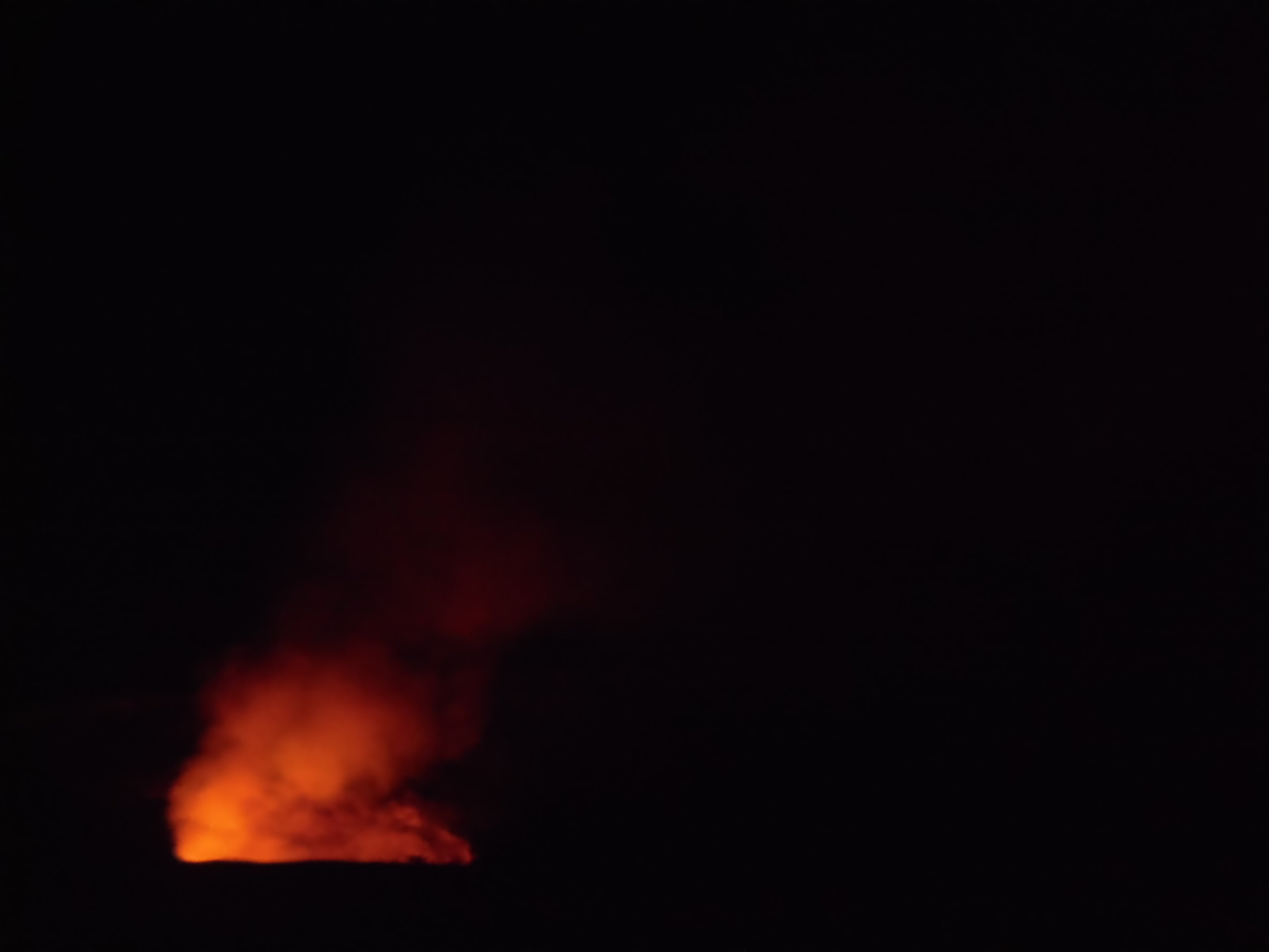 Kilauea's summit crater Halemaumau glowing in the dark (2013)