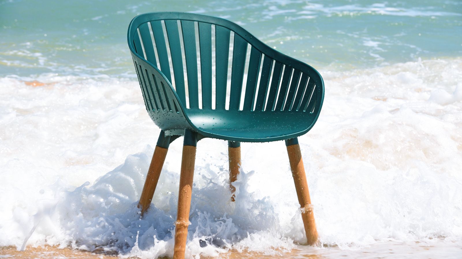 LifestyleGarden DuraOcean Environmentally Friendly Recycled Plastic Fishing Nets Chair Technology