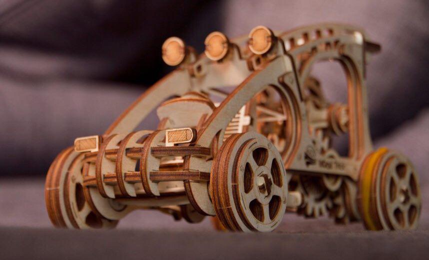 Buggy wooden mechanical model toy