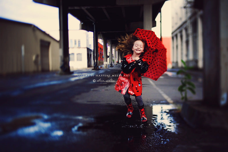 ew20-girl-in-raincoat-and-rain-boots