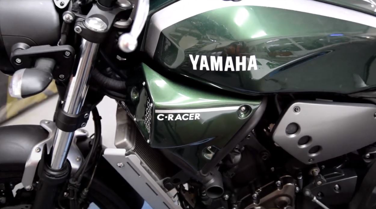 Vordere Seitenabdeckungen für Yamaha XSR 700.