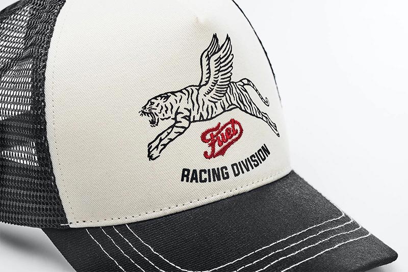 3D-gesticktes Racing Division-Cap-Logo.