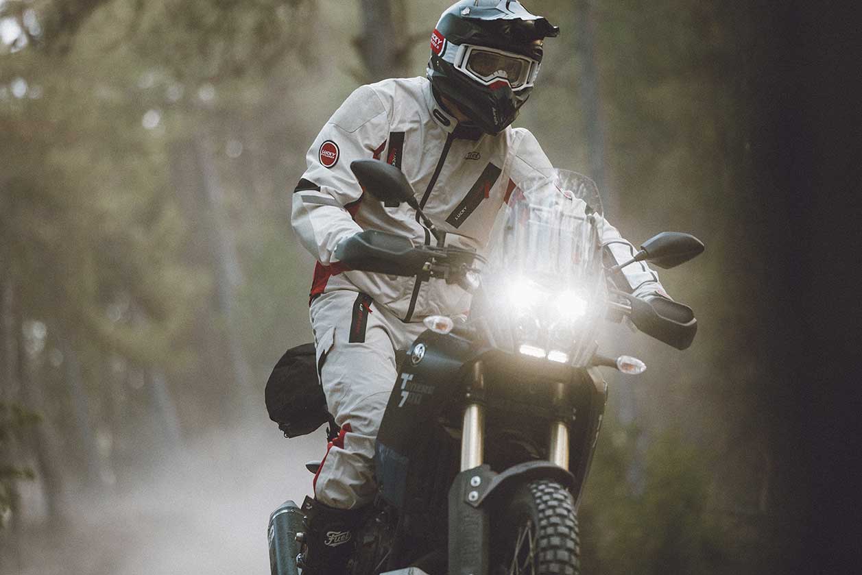 Asrail Fuel Motorcycles Lucky Explorer Enduro-Outfit.