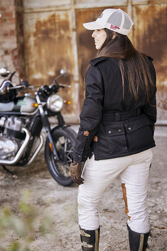 Poches arrières veste femme Safari de Fuel Motorcycles.