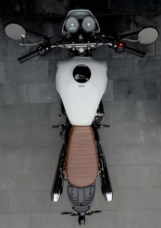 Top view of the White Vintage Rallye Bonvent Scrambler kit.