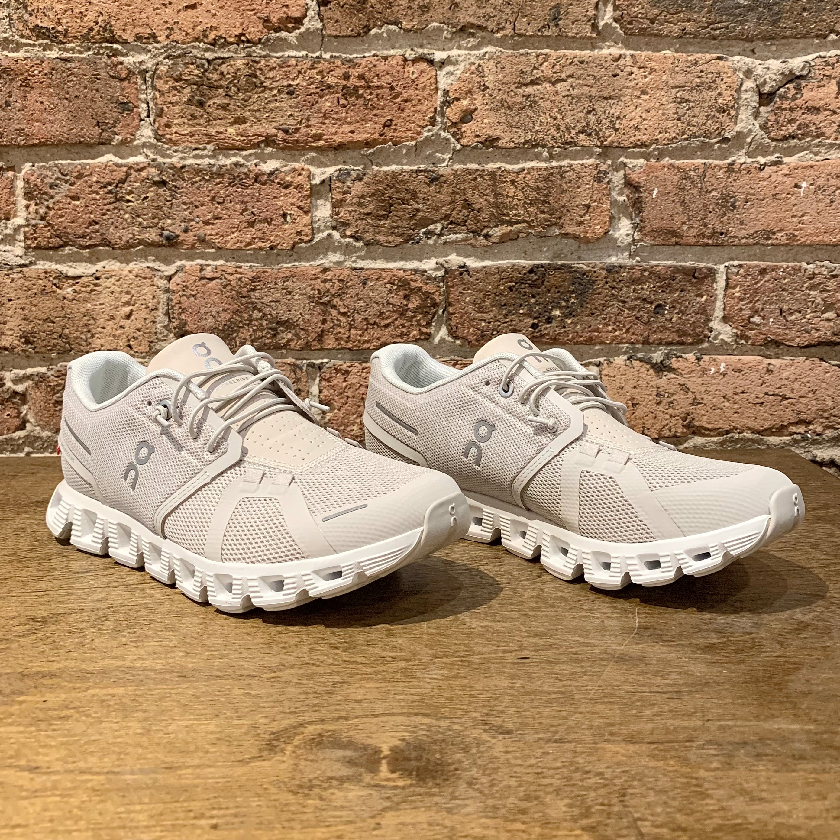 cloud 5 running shoe pearl white