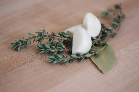 thyme garlic bay leaf