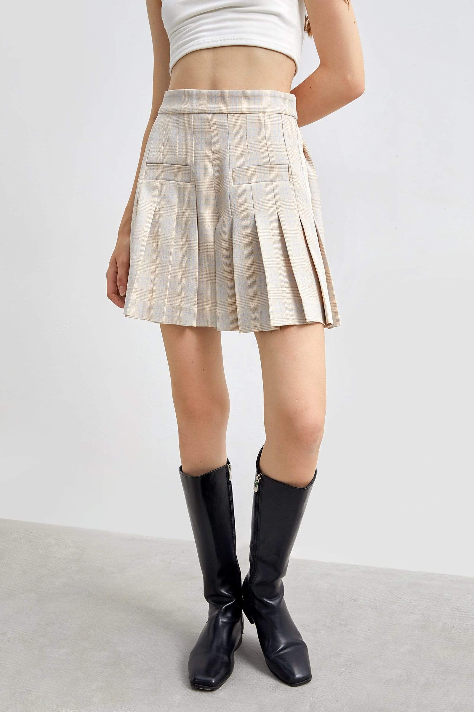 tan pleated skirt