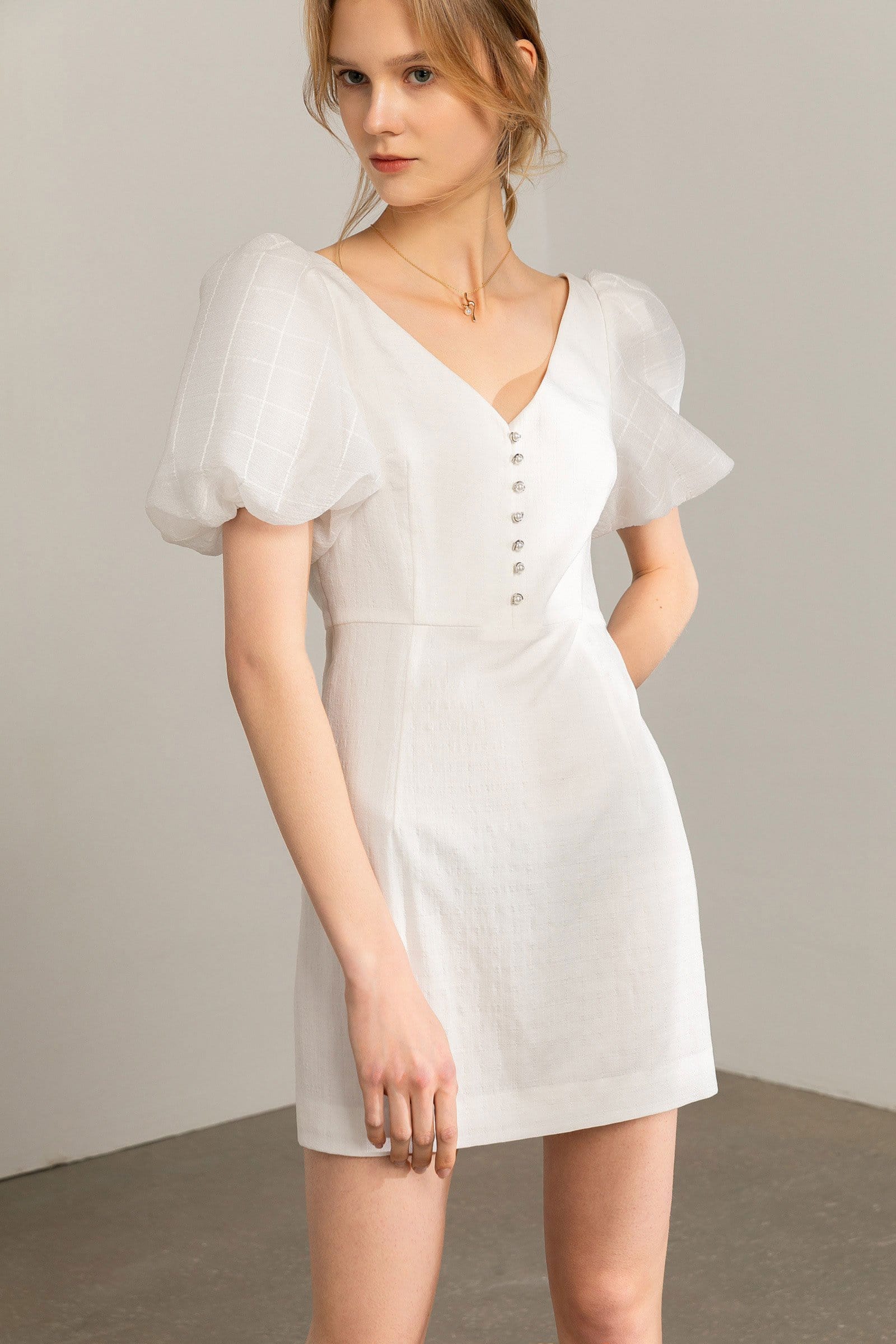 white dress puffy sleeves