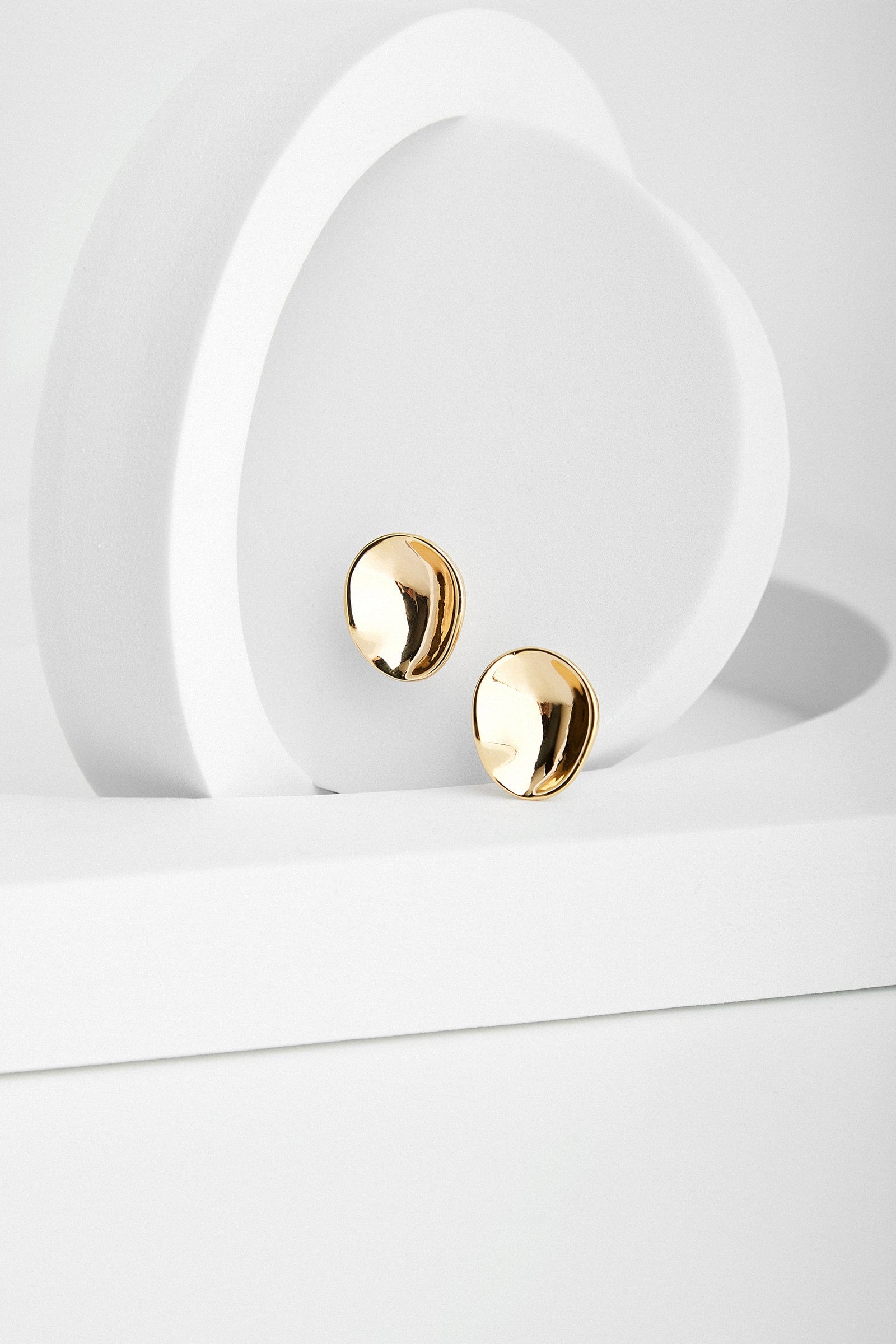 

Gold Irregular Oval Stud Earrings