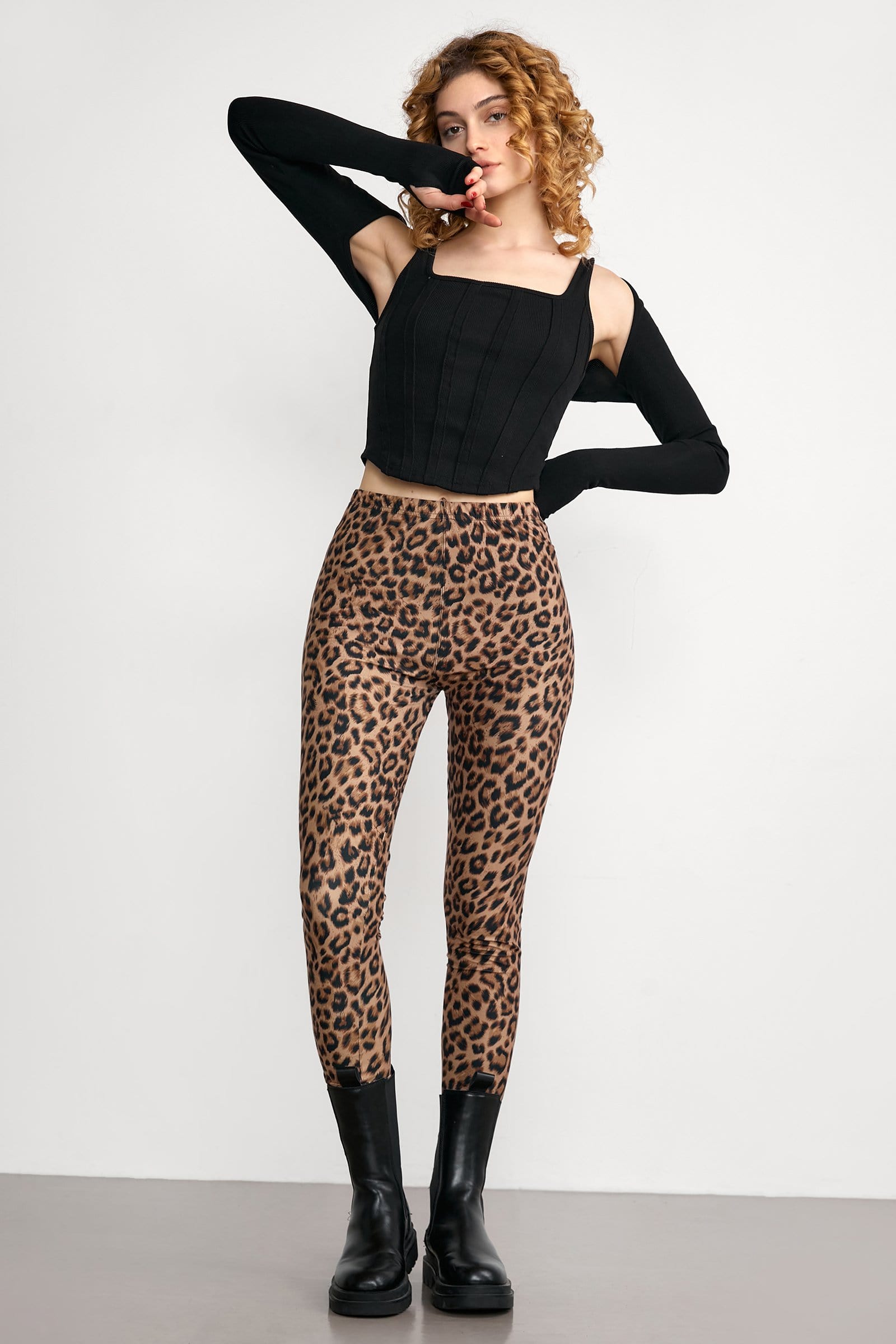 

Wilhelmina Saddle Brown Leopard Pattern Legging
