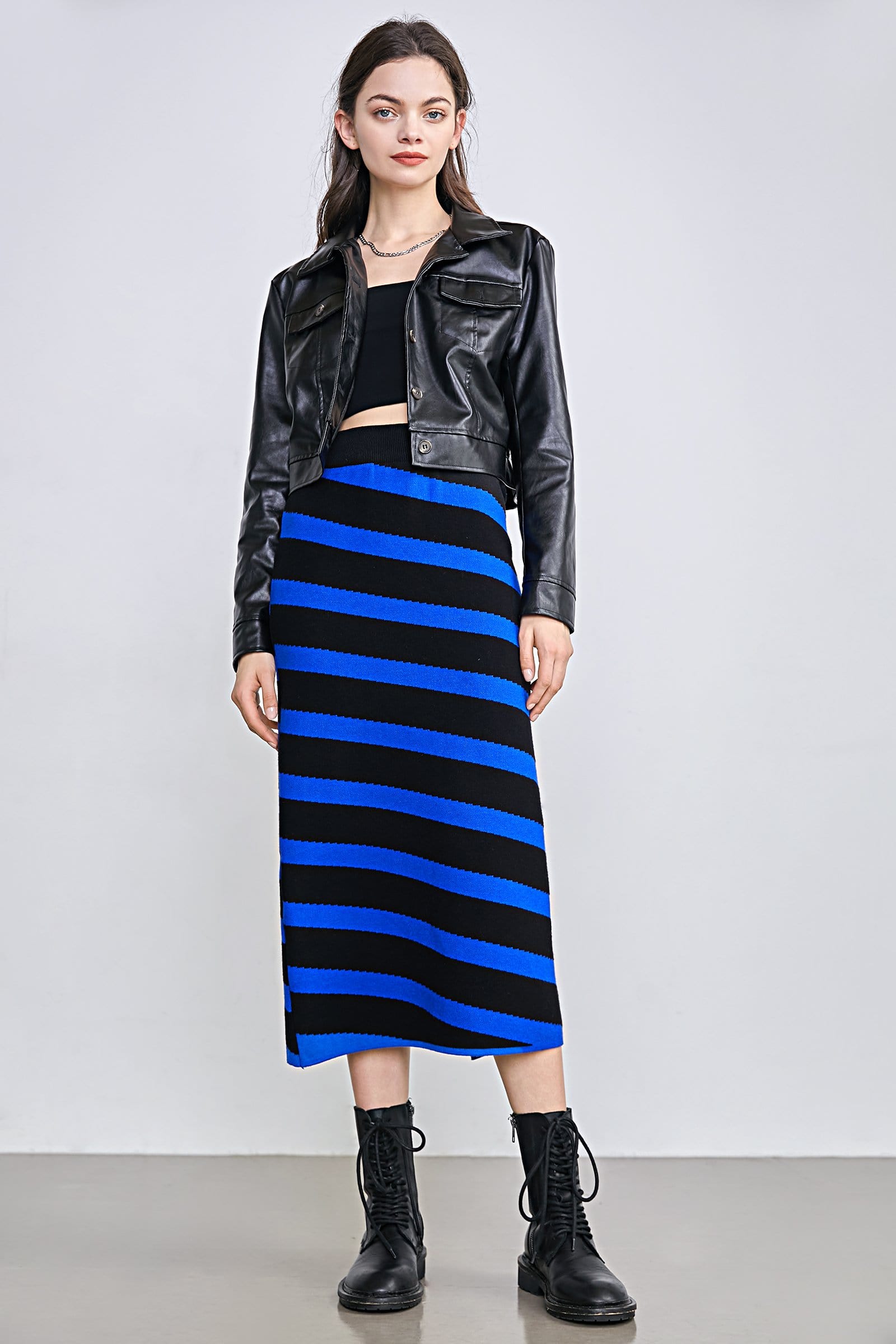 

Fortune Blue Striped Pattern Knit Skirt