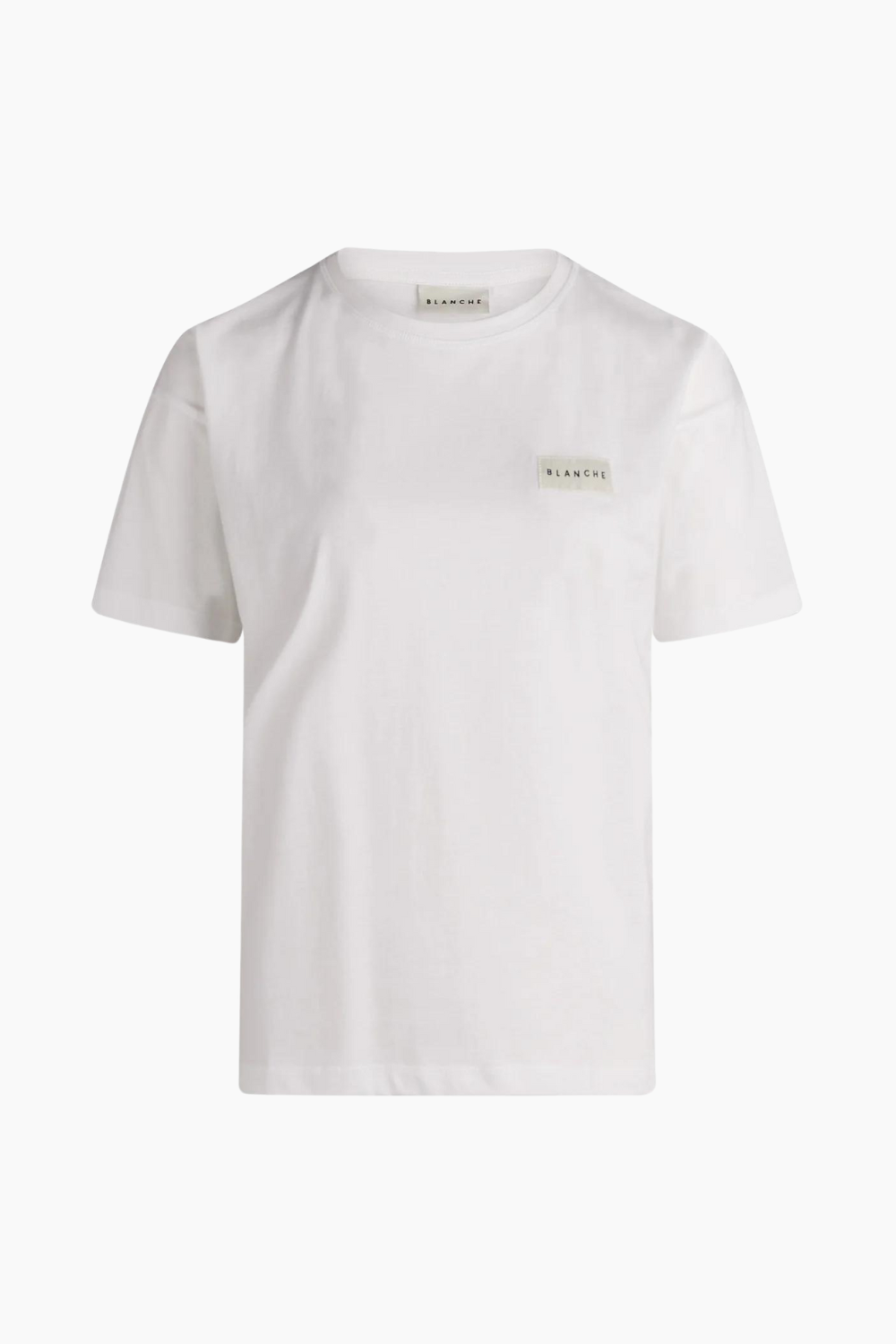 Se Main-BL Badge T-Shirt - White - Blanche - Hvid XS hos QNTS.dk