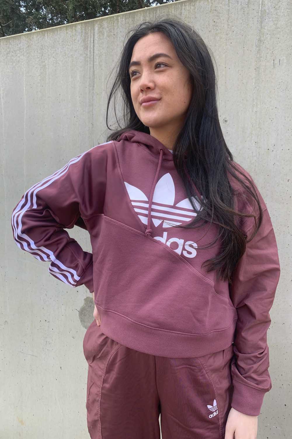 Se Hoodie HC7035 - Quicri - Adidas Originals - Bordeaux M hos QNTS.dk