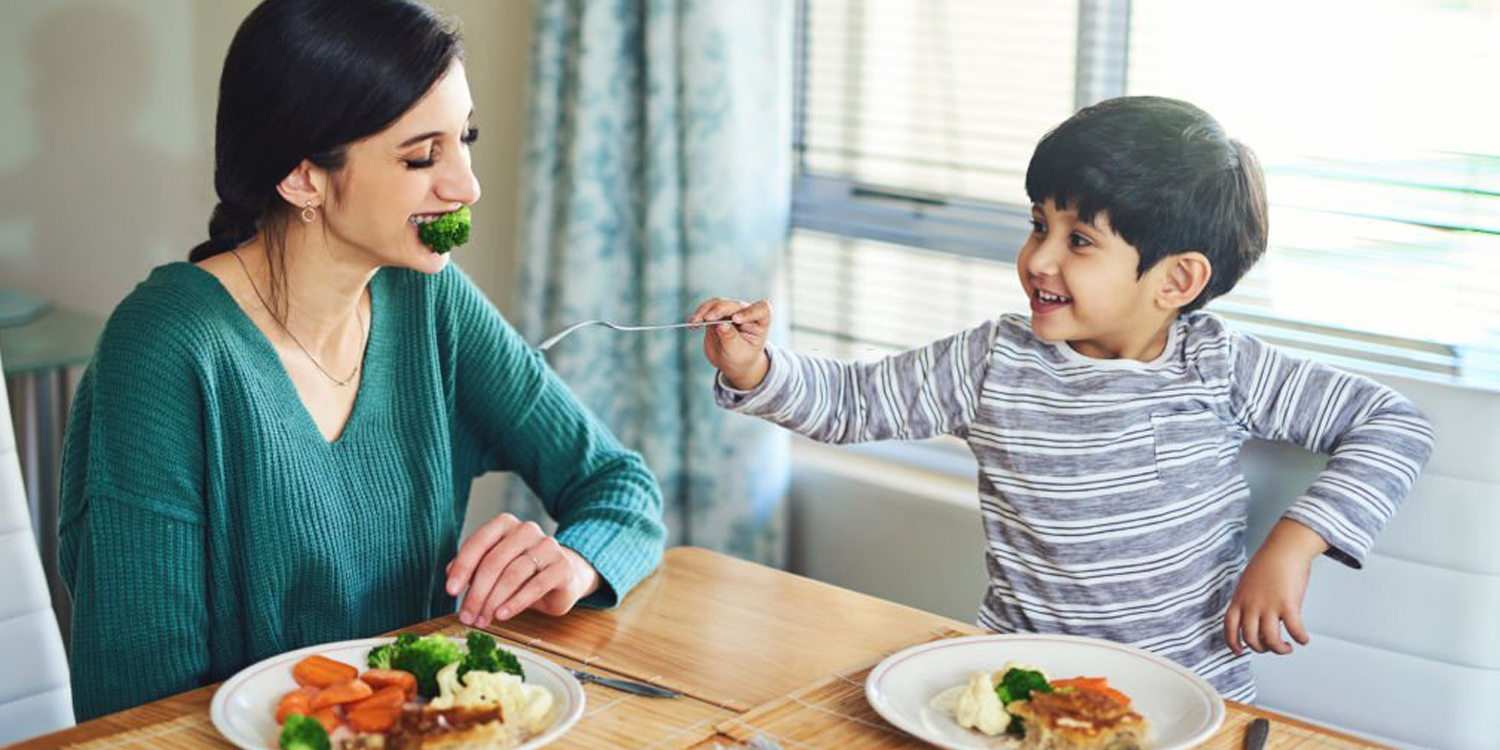 8 tips help your toddler develop a healthy relationship with food