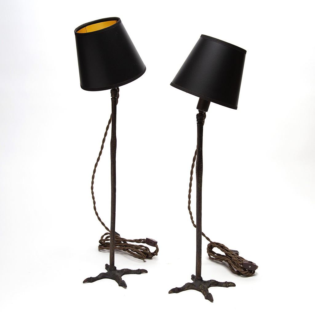 bird leg table lamp