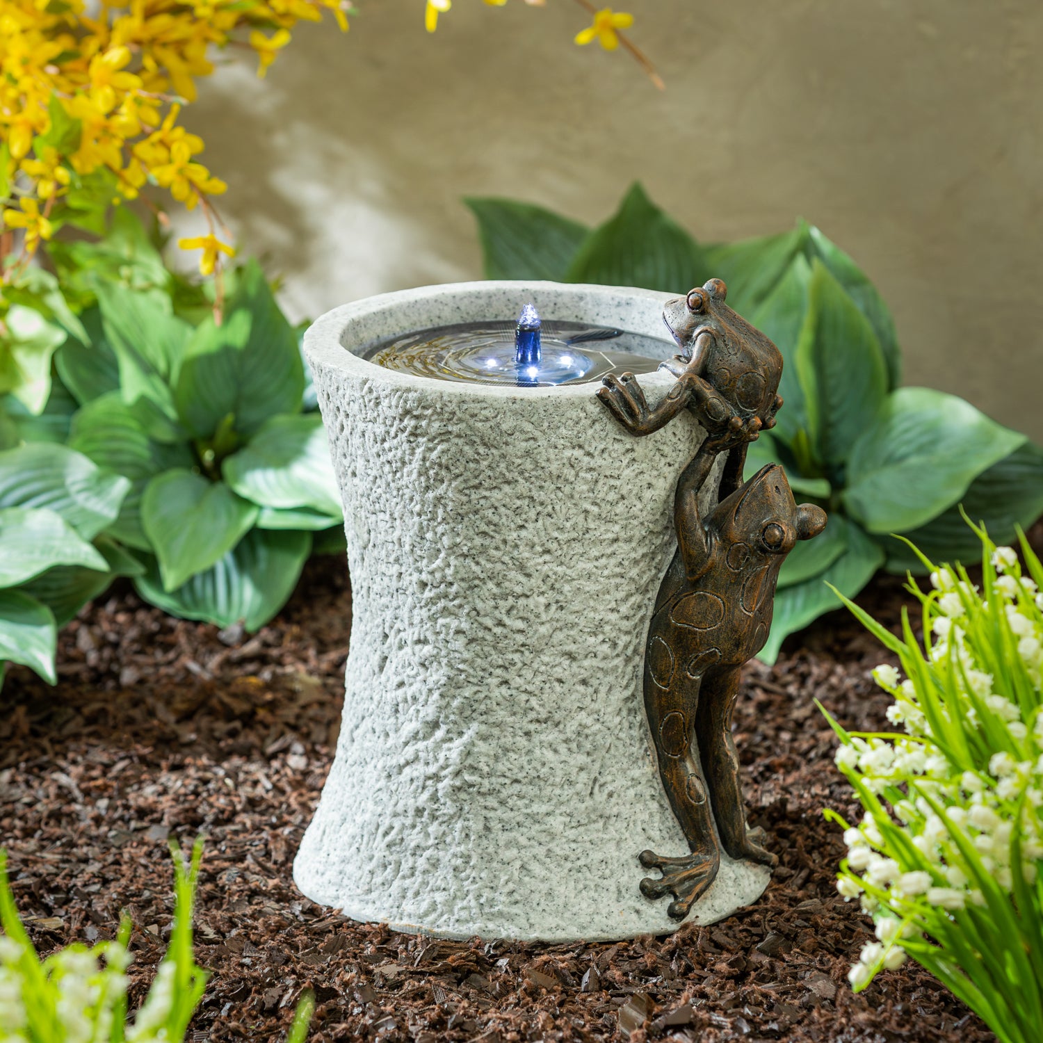 Climbing Frog Solar Garden Fountain