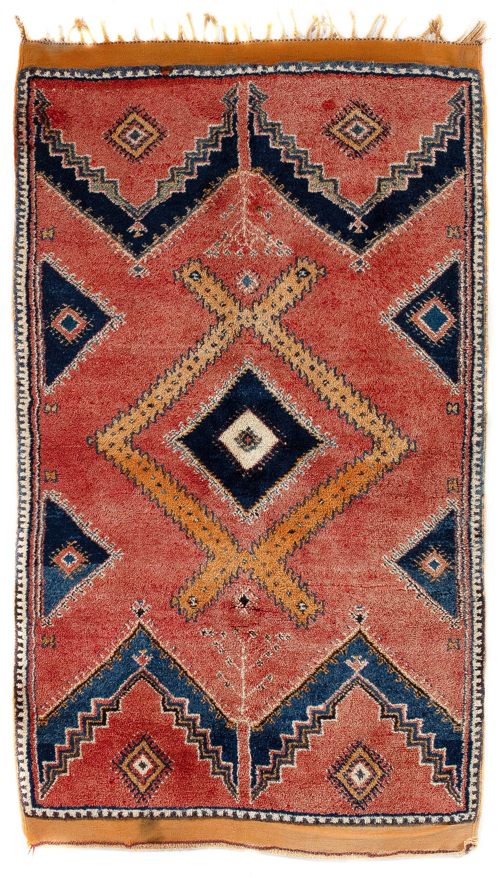 Featured image of post Coral Moroccan Rug / Safavieh handmade cambridge macie moroccan cambridge rugs are beautifully styled with classic geometric patterns masterfully woven into plush cut.