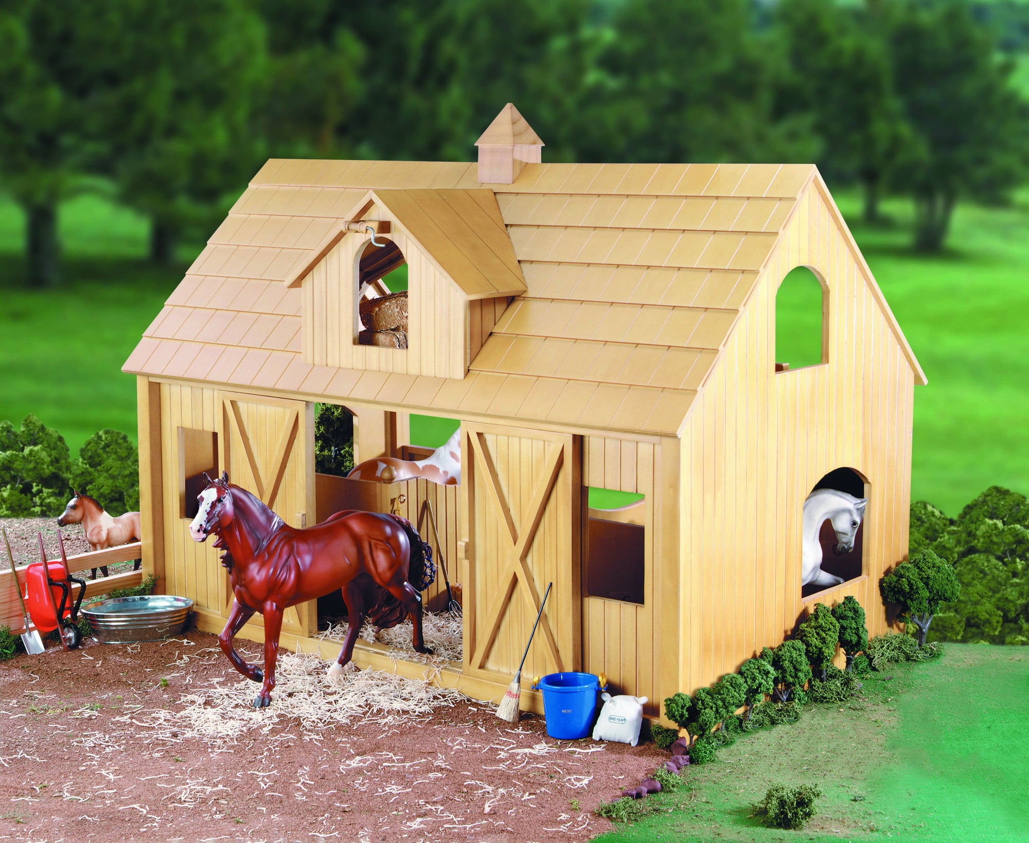 Deluxe Wood Barn With Cupola Breyerhorsescom