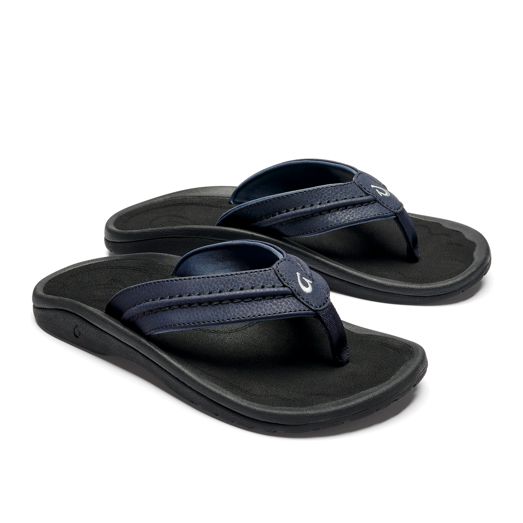 black olukai flip flops