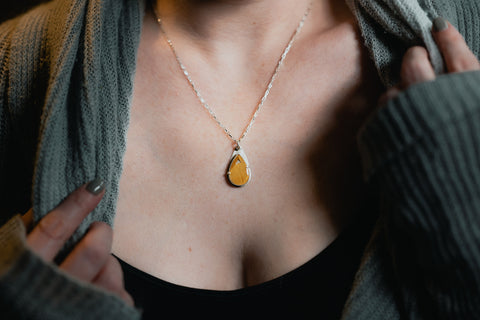 Zink Metals’ Iron Oxide in Quartz necklace, a 7th anniversary gift idea&nbsp;