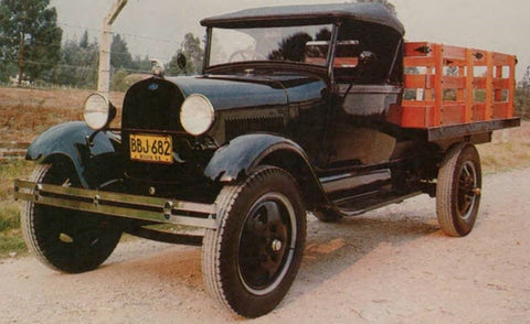 Camión Ford modelo AA de 1928, de una y media tonelada.