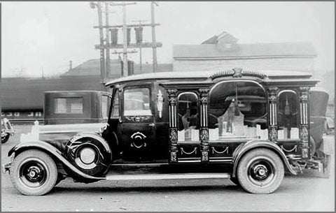 el coche fúnebre de la Funeraria Saldarriaga de Medellin, marca  La Salle de 1929, carroceria James Cunningham & Son