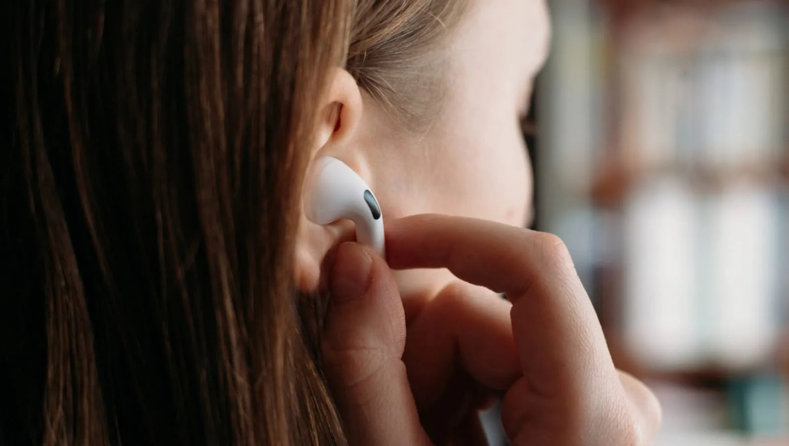 Charging Tips When AirPods Flash Red